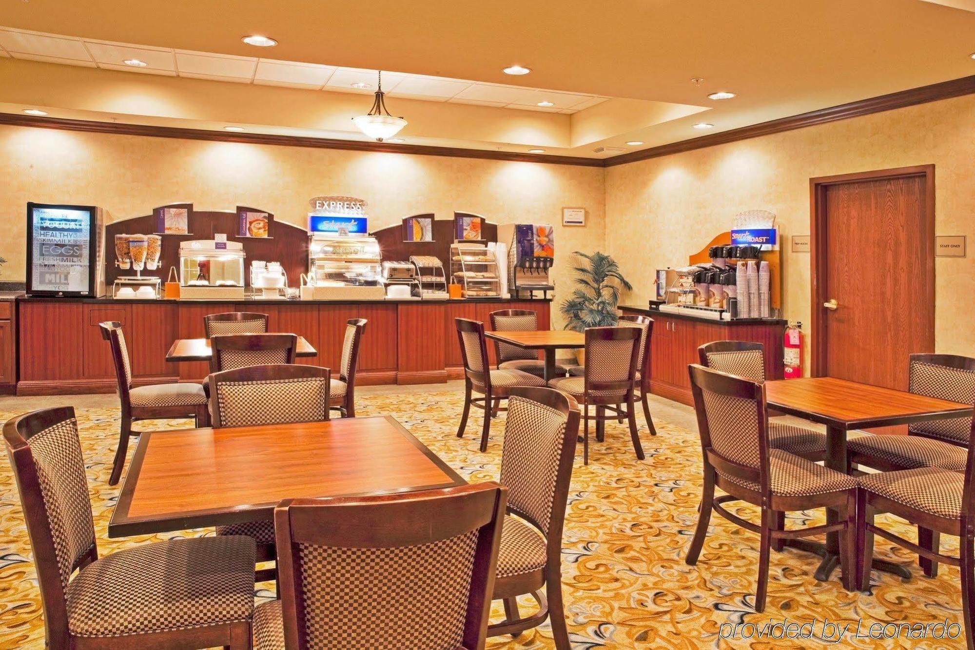 Holiday Inn Express Hotel & Suites Bartow By Ihg Exterior photo