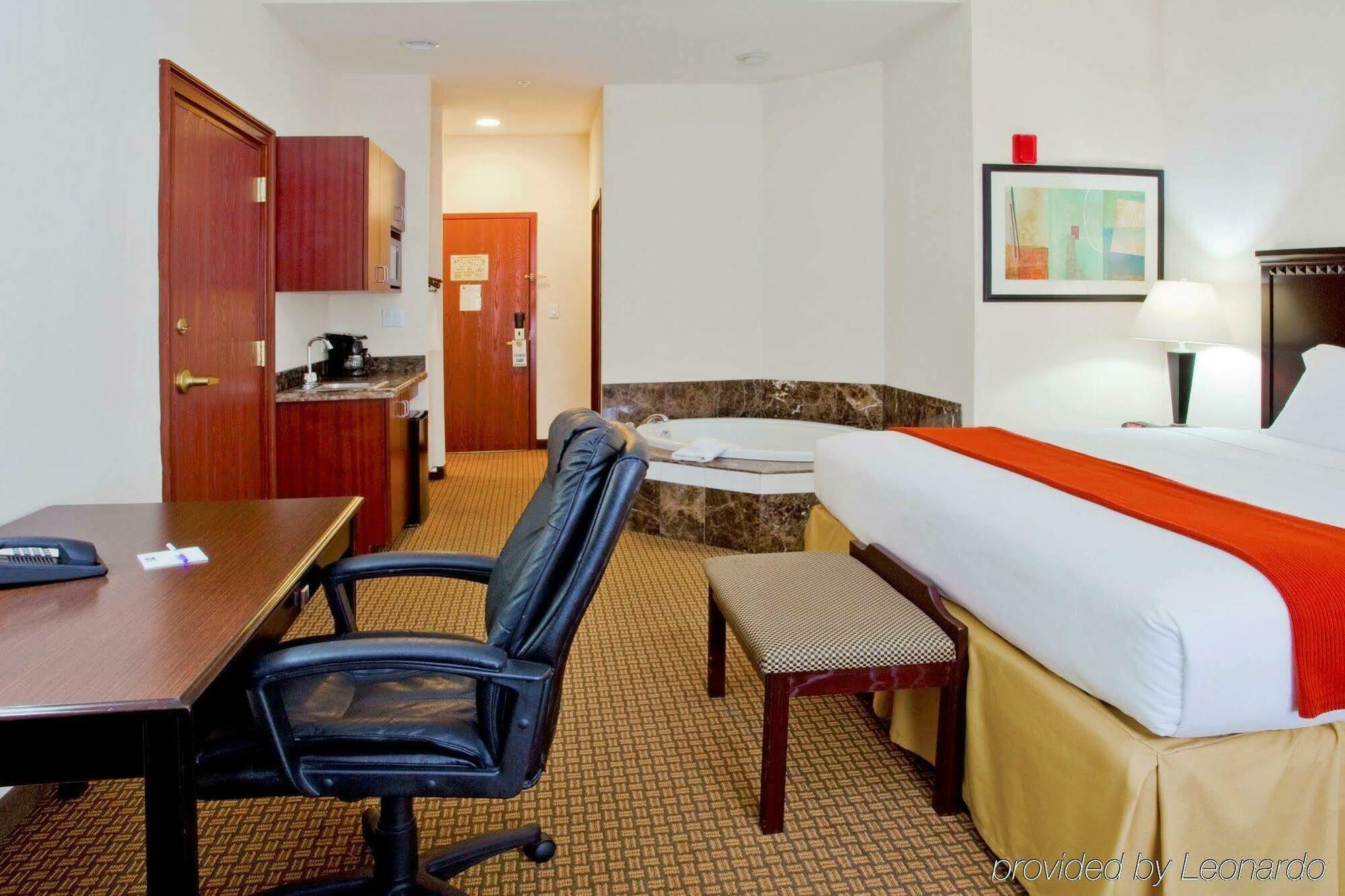 Holiday Inn Express Hotel & Suites Bartow By Ihg Exterior photo